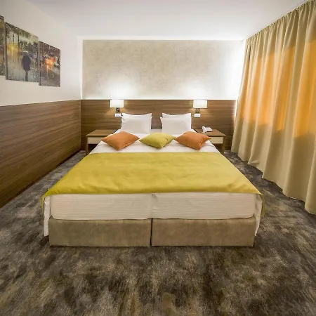 Marshal Garni Hotel