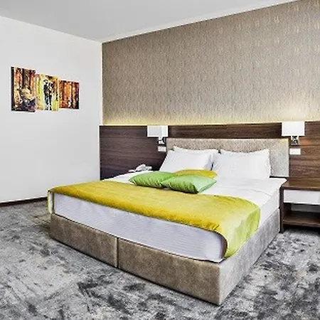 Marshal Garni Hotel
