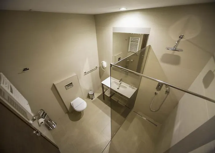 Marshal Garni Hotel 4*